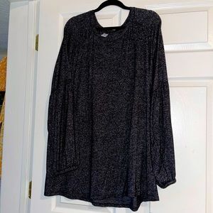 black/gray speckled long sleeve